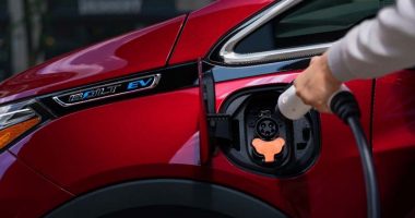 EV stocks to buy (GM stock)