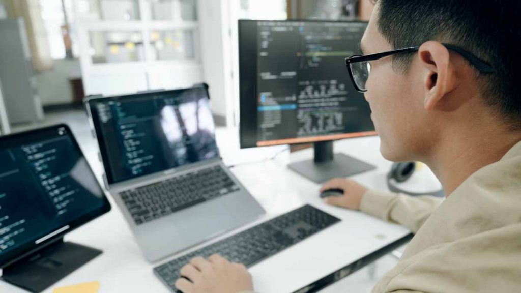best growth stocks to buy now (software stocks)