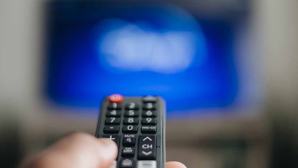 what stocks to buy today consumer discretionary stocks